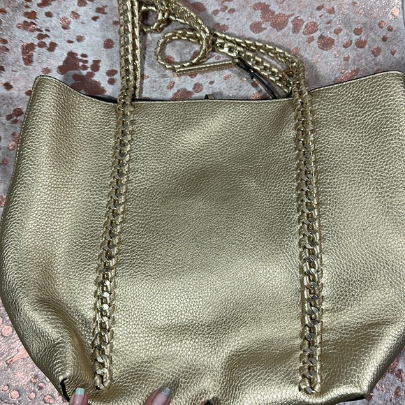 NWOT gold chain detail tote bag - Picture 6 of 8